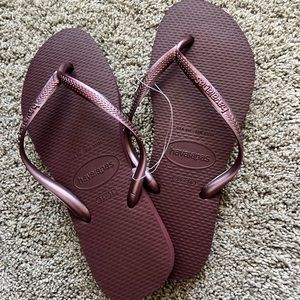 Havaianas flip-flops - never used- wine color - sandals - excellent quality